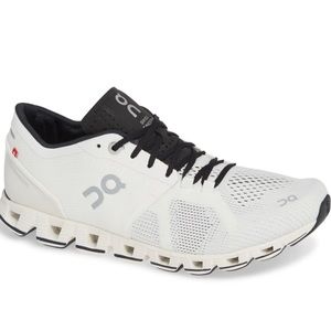 ON running shoe size 9.5